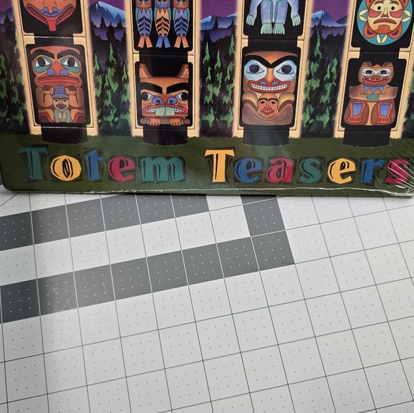 ⭐️Vintage Totem Teasers Puzzle - Picture 4 of 5
